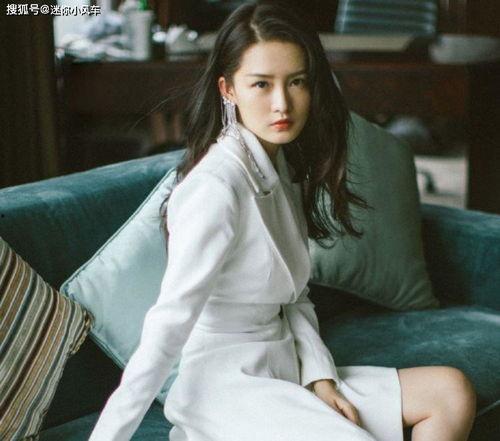 李沁裸体丝袜图,性感魅力全开